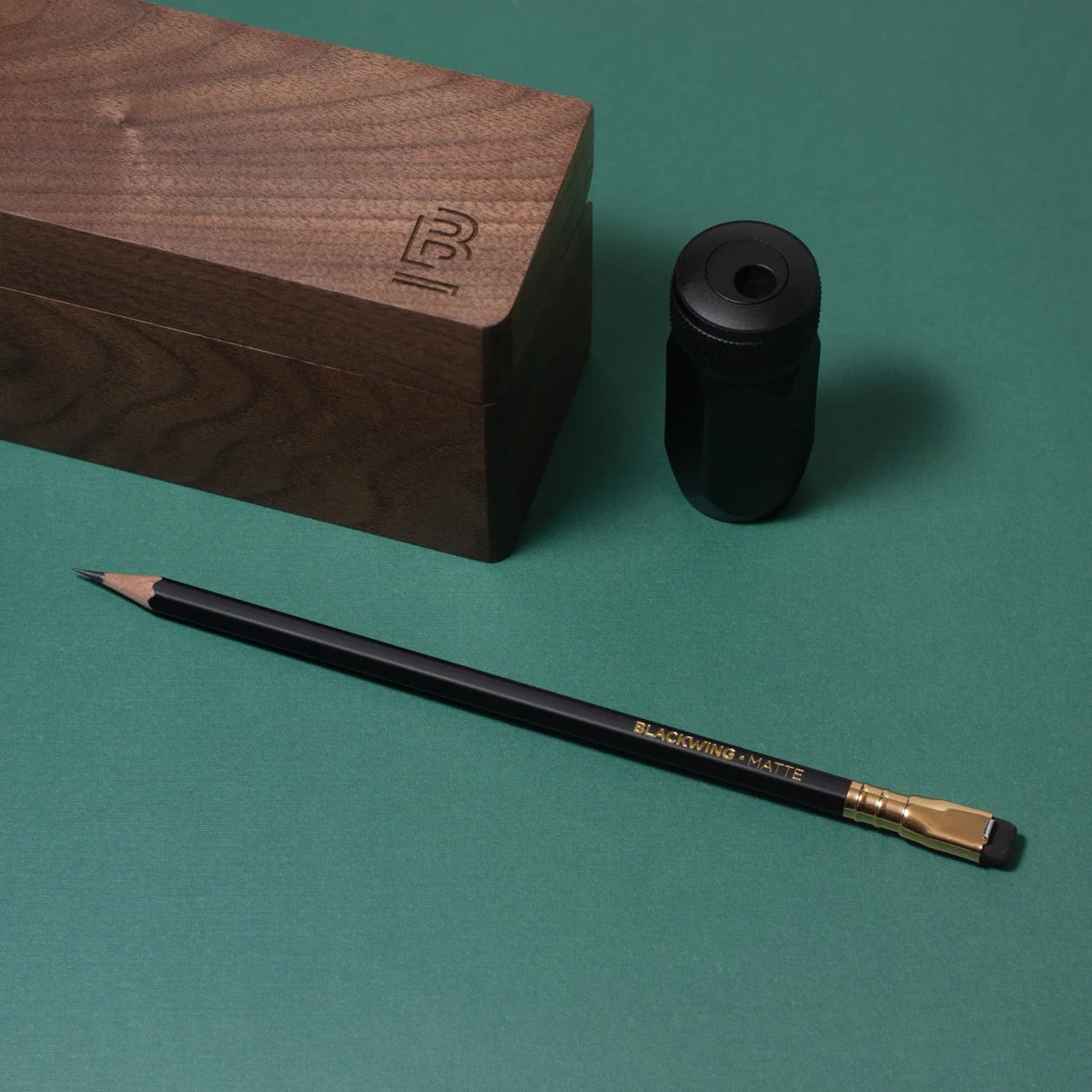 Blackwing Walnut Box Set – Luxury Pencil Set with Long Point Sharpener - Image 4